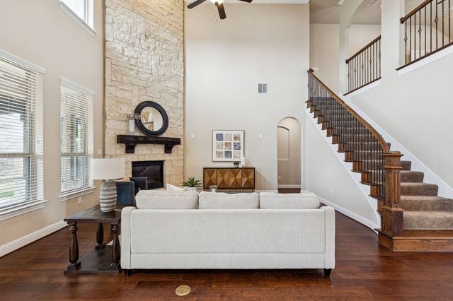 2813 Macquarie Street, Roanoke, TX 76262