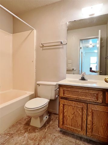 1110 S Rusk Street B, Weatherford, TX 76086