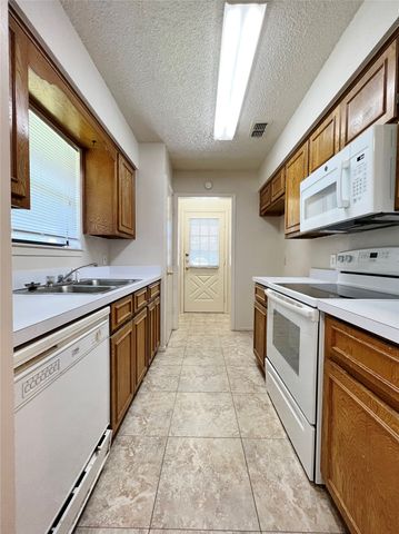 1110 S Rusk Street B, Weatherford, TX 76086