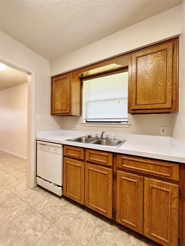 1110 S Rusk Street B, Weatherford, TX 76086