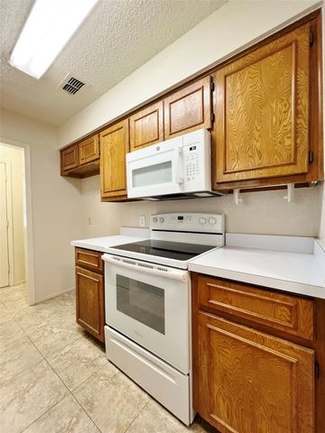 1110 S Rusk Street B, Weatherford, TX 76086