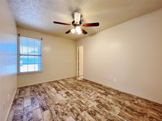 1110 S Rusk Street B, Weatherford, TX 76086