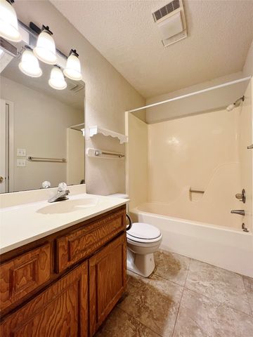 1110 S Rusk Street B, Weatherford, TX 76086
