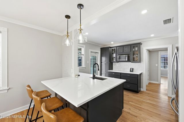 813 OLD HICKORY Road, Jacksonville, FL 32207