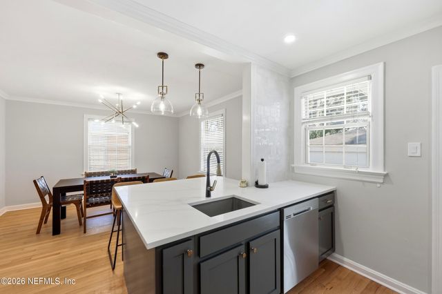 813 OLD HICKORY Road, Jacksonville, FL 32207