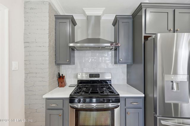 813 OLD HICKORY Road, Jacksonville, FL 32207