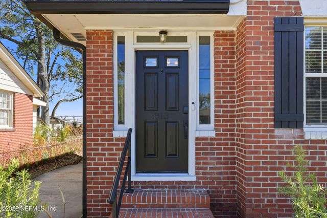 813 OLD HICKORY Road, Jacksonville, FL 32207