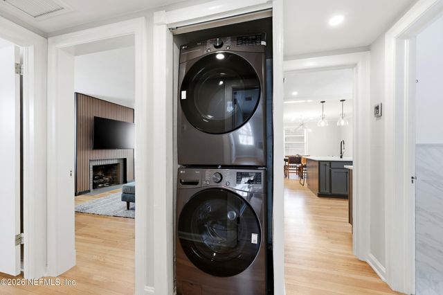 813 OLD HICKORY Road, Jacksonville, FL 32207