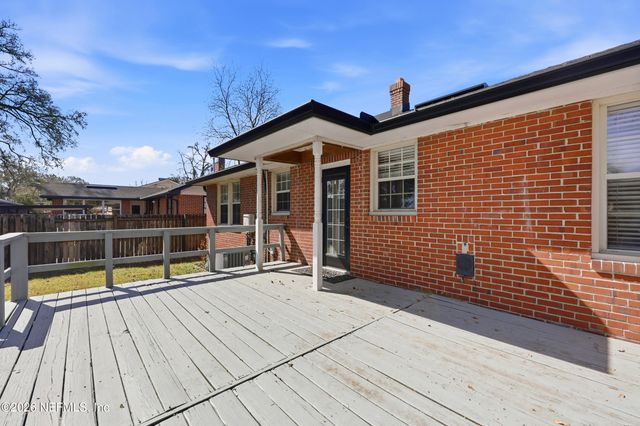 813 OLD HICKORY Road, Jacksonville, FL 32207