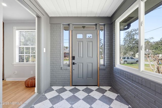 813 OLD HICKORY Road, Jacksonville, FL 32207