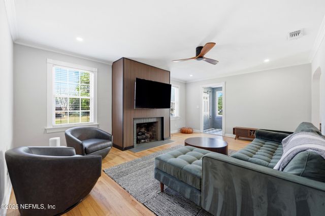 813 OLD HICKORY Road, Jacksonville, FL 32207