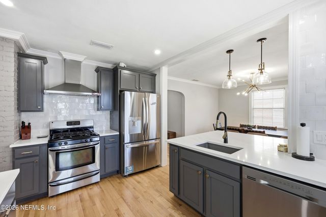 813 OLD HICKORY Road, Jacksonville, FL 32207