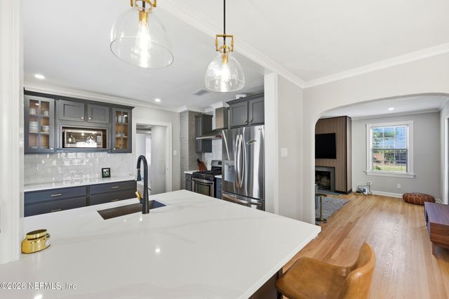 813 OLD HICKORY Road, Jacksonville, FL 32207