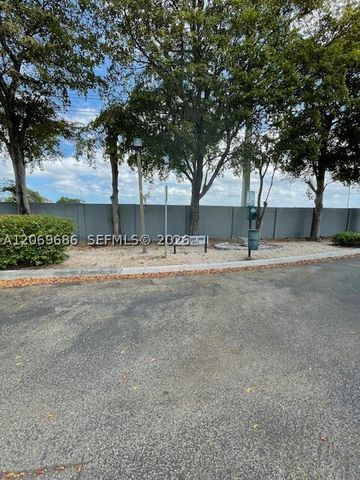 6364 Milk Wagon Ln 6364, Miami Lakes, FL 33014