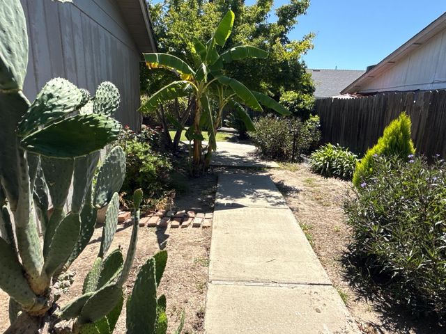 2428 Stanfield Dr, Stockton, CA 95209