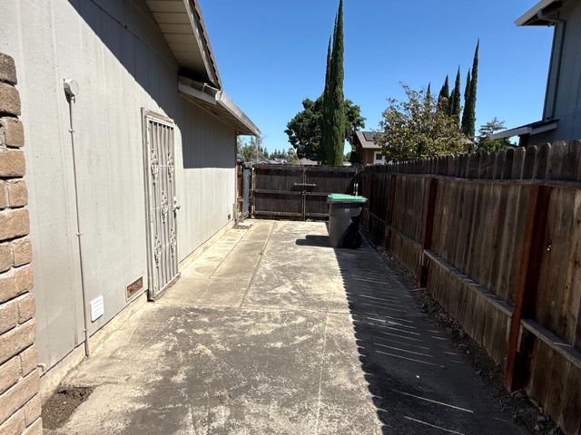 2428 Stanfield Dr, Stockton, CA 95209