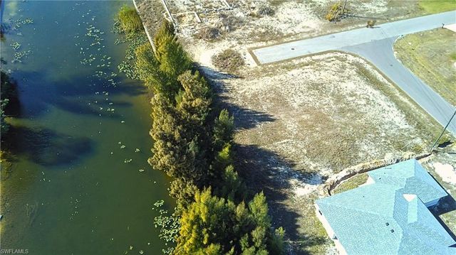 122 NE 9th ST, Cape Coral, FL 33909