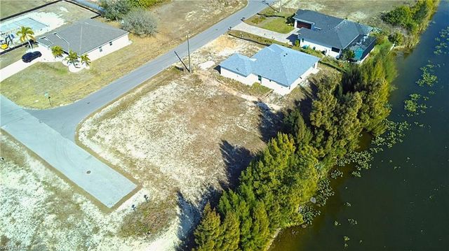 122 NE 9th ST, Cape Coral, FL 33909