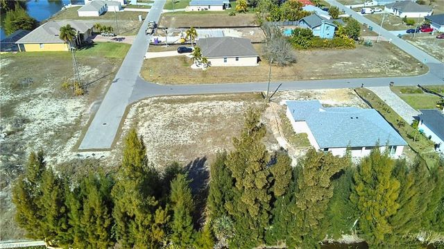 122 NE 9th ST, Cape Coral, FL 33909