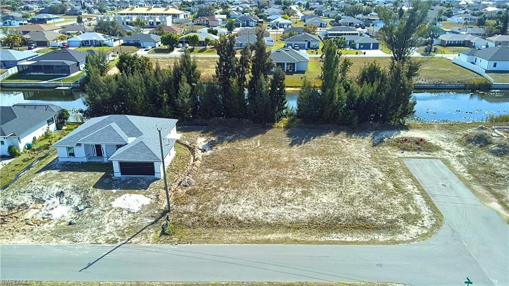 122 NE 9th ST, Cape Coral, FL 33909