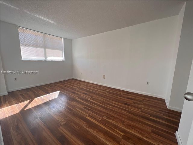 16465 NE 22nd Ave 618, North Miami Beach, FL 33160