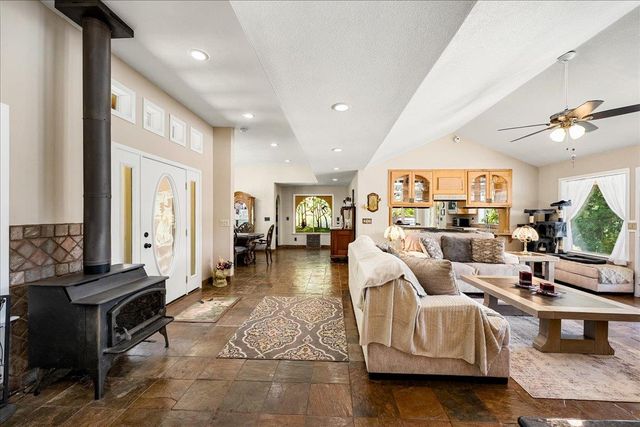 6645 Blackhawk Ln, Foresthill, CA 95631