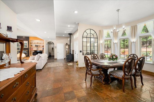 6645 Blackhawk Ln, Foresthill, CA 95631