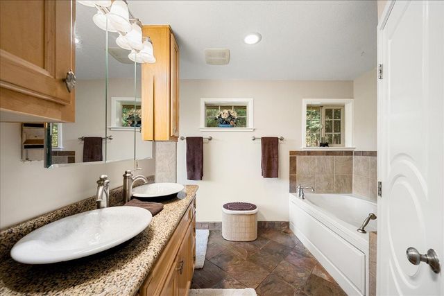 6645 Blackhawk Ln, Foresthill, CA 95631