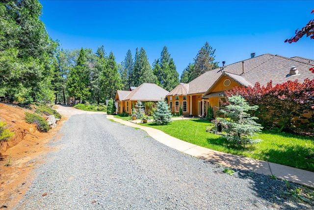 6645 Blackhawk Ln, Foresthill, CA 95631