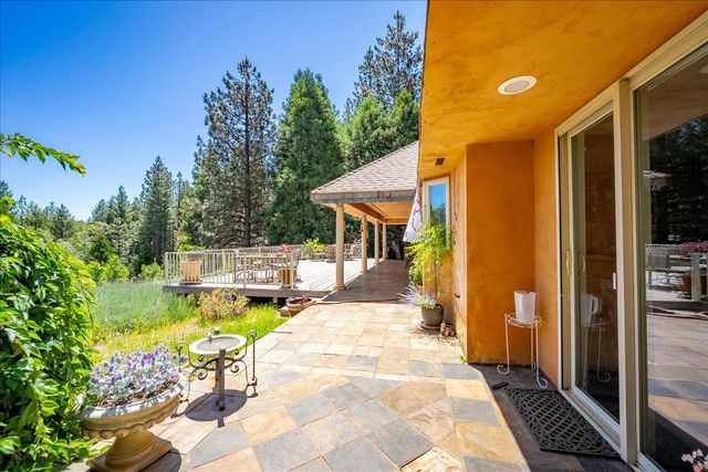 6645 Blackhawk Ln, Foresthill, CA 95631