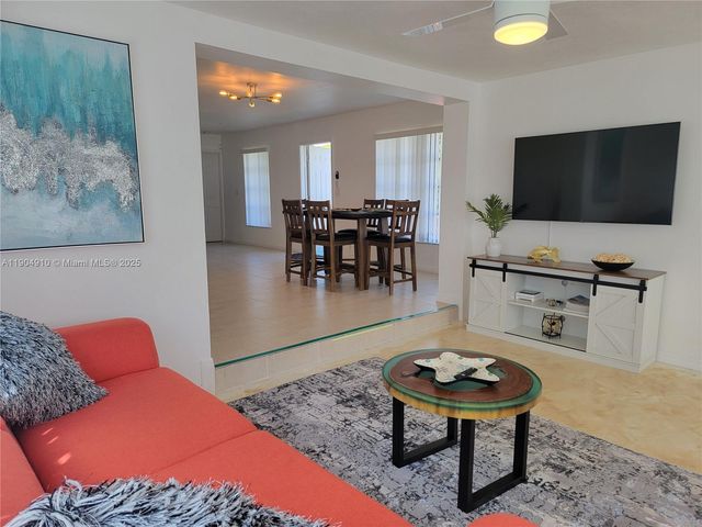 210 Banyan Dr, Port St. Lucie, FL 34952