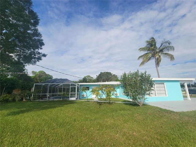 210 Banyan Dr, Port St. Lucie, FL 34952