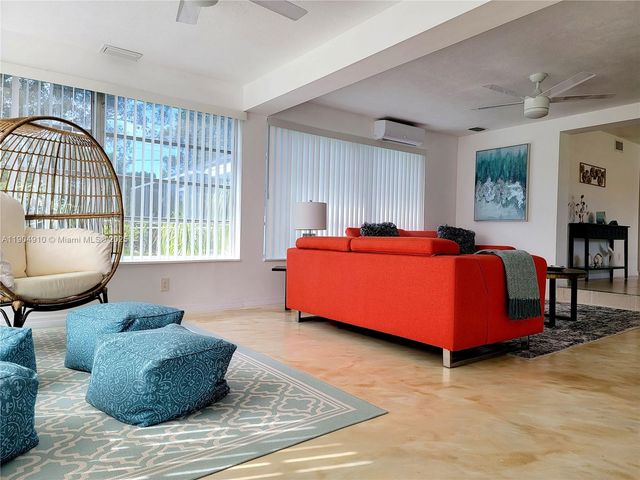 210 Banyan Dr, Port St. Lucie, FL 34952