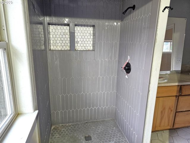 111 Ne 149TH Pl, Portland, OR 97230