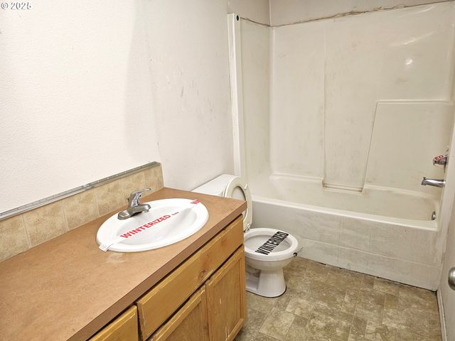 111 Ne 149TH Pl, Portland, OR 97230