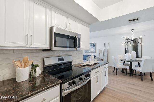 740 W ELM Street 218, Phoenix, AZ 85013