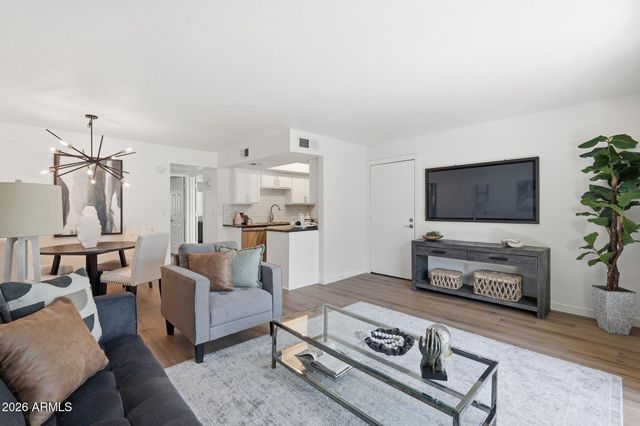 740 W ELM Street 218, Phoenix, AZ 85013