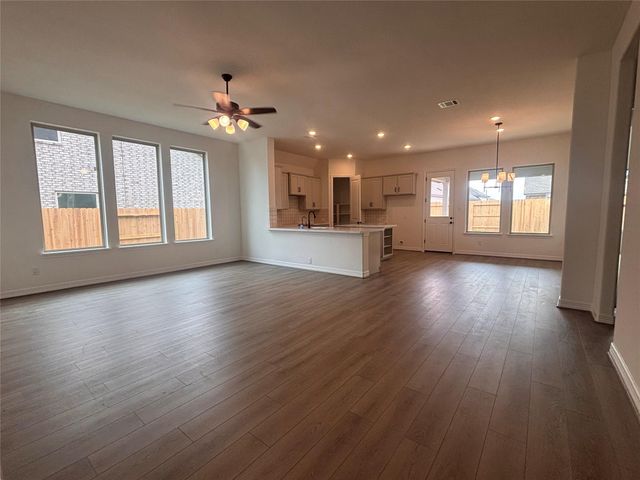 7823 Jade Crest Drive, Angleton, TX 77515