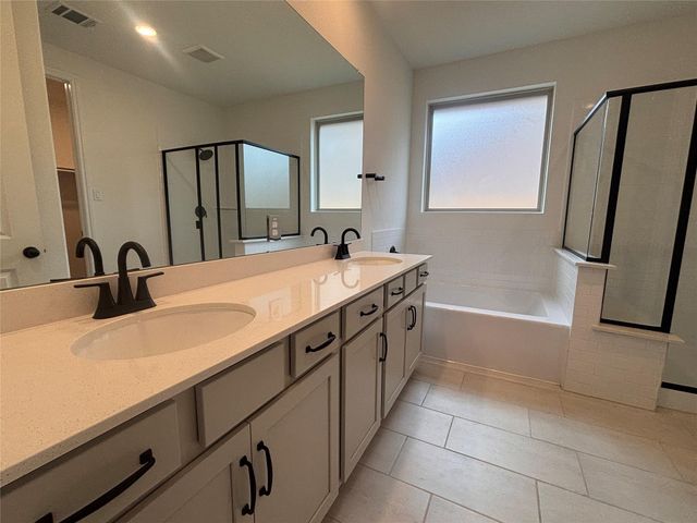 7823 Jade Crest Drive, Angleton, TX 77515