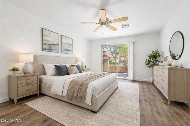 7040 W OLIVE Avenue 40, Peoria, AZ 85345