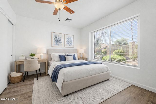 7040 W OLIVE Avenue 40, Peoria, AZ 85345