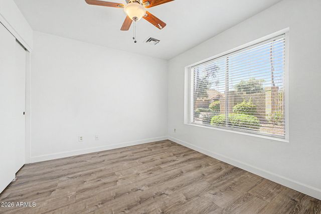 7040 W OLIVE Avenue 40, Peoria, AZ 85345