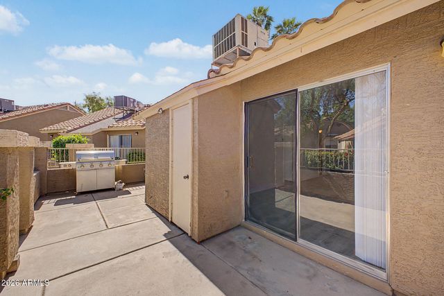 7040 W OLIVE Avenue 40, Peoria, AZ 85345