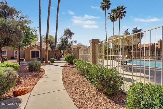 7040 W OLIVE Avenue 40, Peoria, AZ 85345