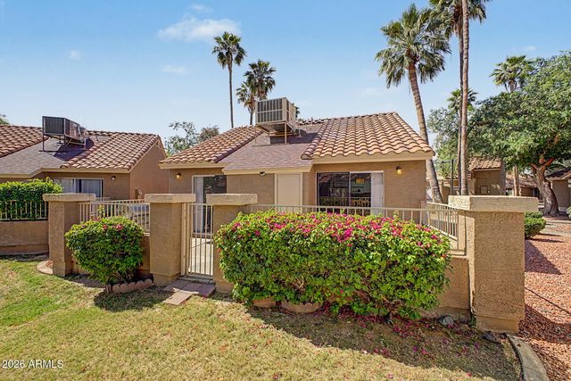 7040 W OLIVE Avenue 40, Peoria, AZ 85345