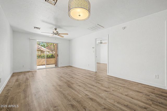 7040 W OLIVE Avenue 40, Peoria, AZ 85345