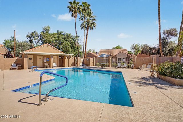 7040 W OLIVE Avenue 40, Peoria, AZ 85345