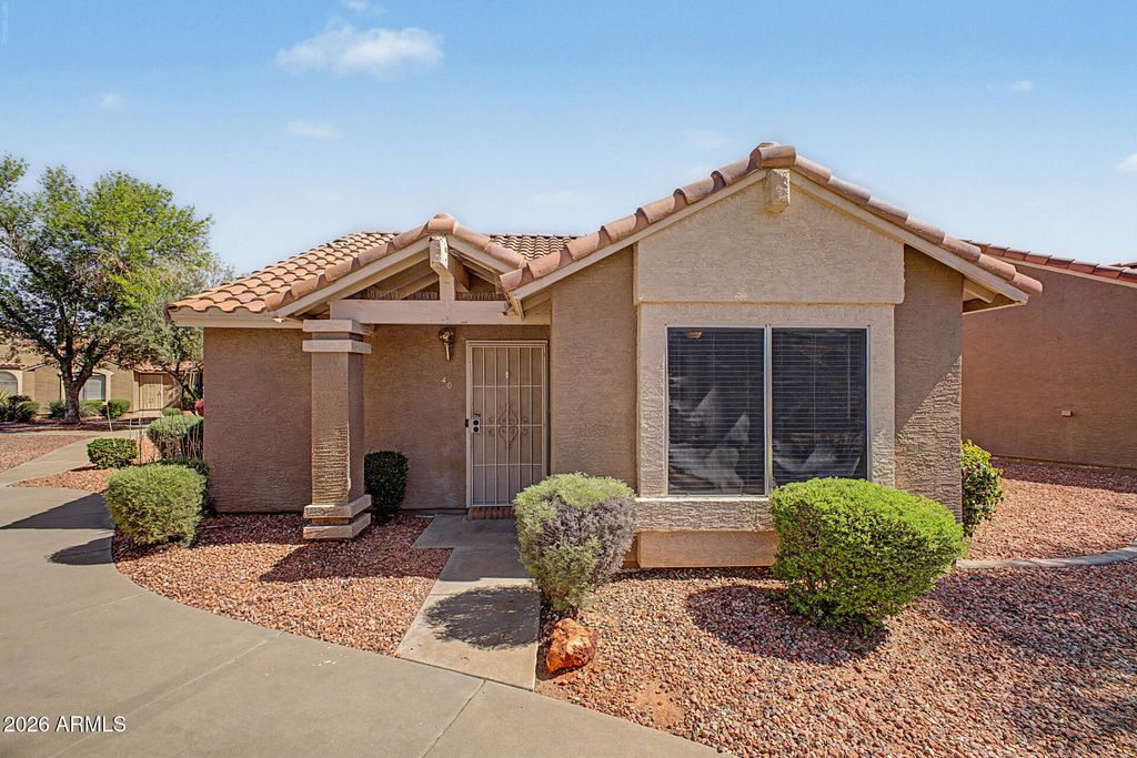 7040 W OLIVE Avenue 40, Peoria, AZ 85345