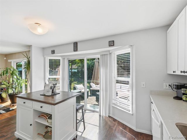 27545 Abington Street, Southfield, MI 48076