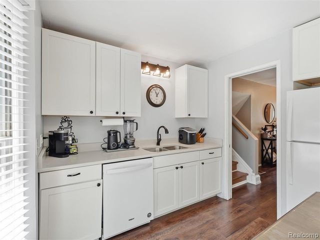 27545 Abington Street, Southfield, MI 48076